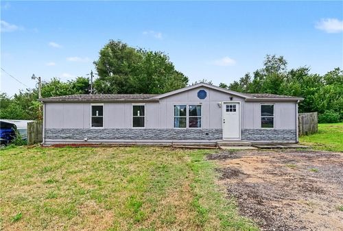 602 Ratz St, Valley Falls, KS, 66088-1358 | Card Image