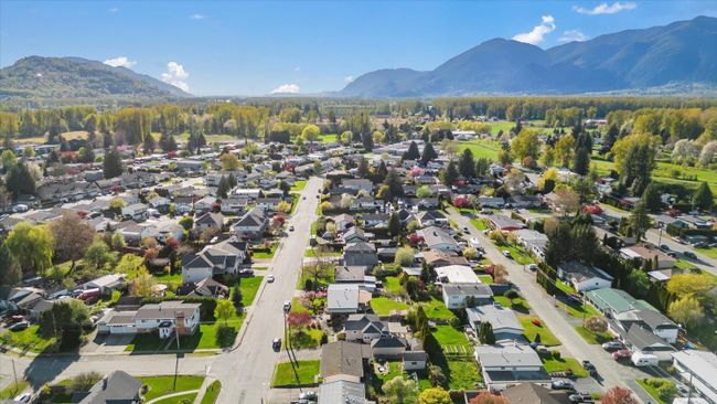 45635 Reece Avenue, House other with 4 bedrooms, 2 bathrooms and 1 parking in Chilliwack BC | Image 25
