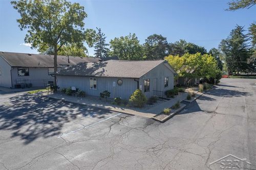 4386 State St, Saginaw, MI, 48603-4067 | Card Image