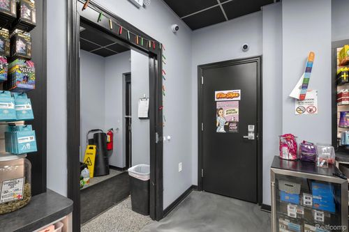 411 Lafayette Ave, Bay City, MI, 48708-7851 | Card Image