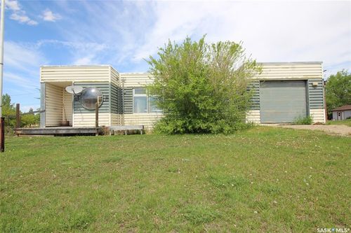 303 1st Ave, Climax, SK, S0N0A7 | Card Image