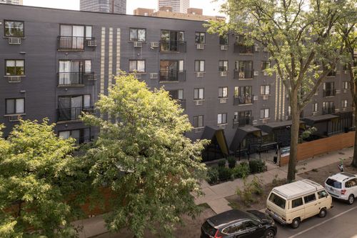 415-5411 N Winthrop Ave, Chicago, IL, 60640-1782 | Card Image