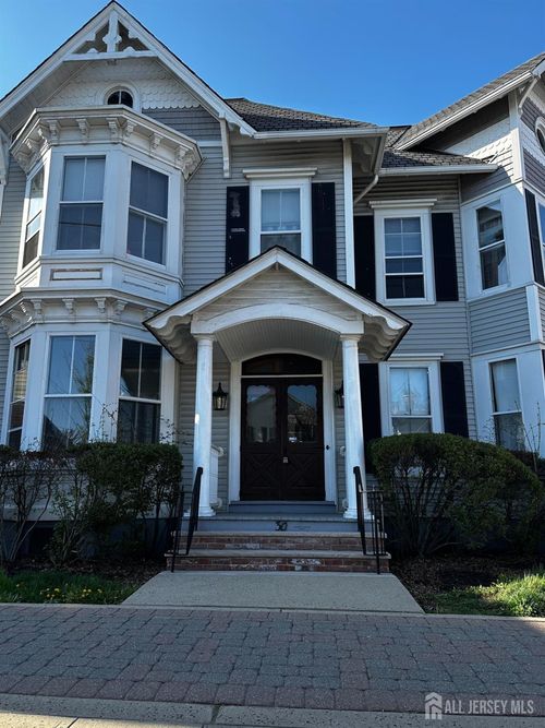 30 W Somerset Street W, Raritan, NJ, 08869 | Card Image