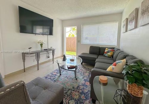 650 Ne 15th St, Fort Lauderdale, FL, 33304-1126 | Card Image