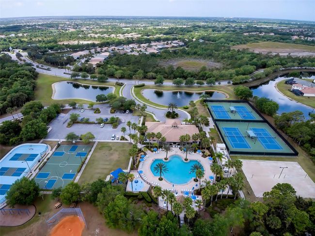 Loads of amenities! | Image 49