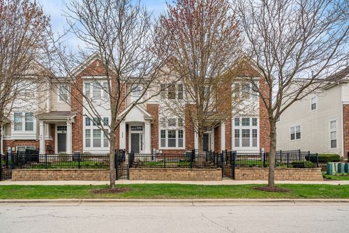 459 Plaza Pl, Aurora, IL, 60504-4403 | Card Image