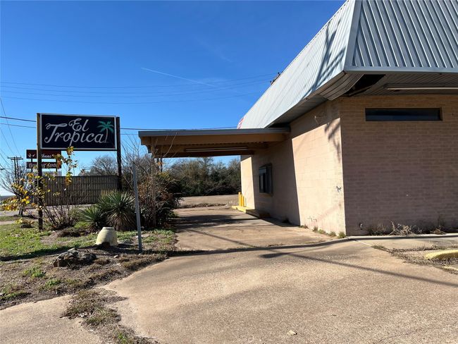 890 W Corsicana St, Home with 0 bedrooms, 0 bathrooms and null parking in Athens TX | Image 5