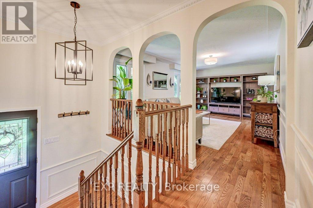 Residential in Hamilton (Waterdown) 4