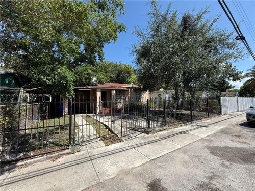 1239 Nw 31st St, Miami, FL, 33142-6134 | Card Image