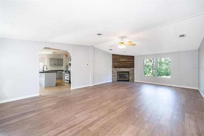 411 Racoon Trl, House other with 3 bedrooms, 2 bathrooms and null parking in GENEVA FL | Image 11