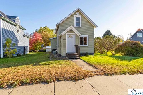 307 W 4th St, Winthrop, MN, 55396-2338 | Card Image