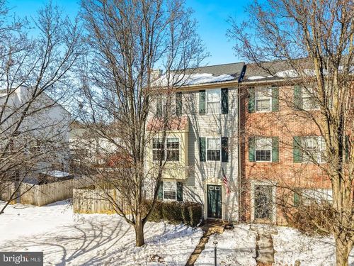 520 Clint Ln, FREDERICKSBURG, VA, 22405-8701 | Card Image