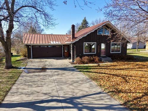 2450 Douglas St, Windom, MN, 56101-1006 | Card Image