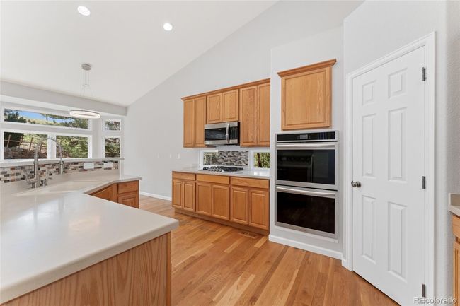 627 Millbrook Cir, House other with 5 bedrooms, 4 bathrooms and 6 parking in Castle Rock CO | Image 13