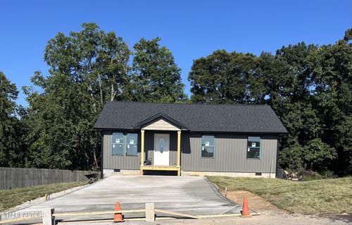 207 Long Hollow Rd, Clinton, TN, 37716 | Card Image