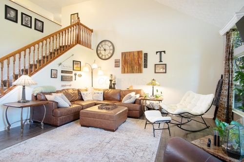 7707 Glenmore Dr, Powell, OH, 43065-7487 | Card Image