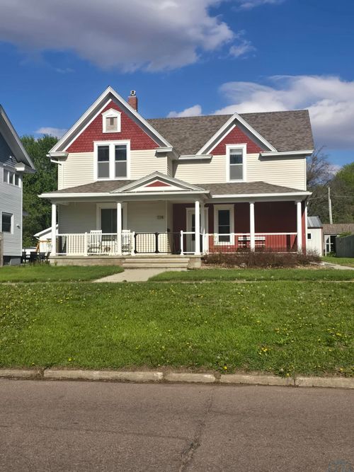 114 6th Ave Se, Le Mars, IA, 51031-3720 | Card Image