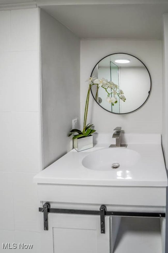 Master Bathroom | Image 33