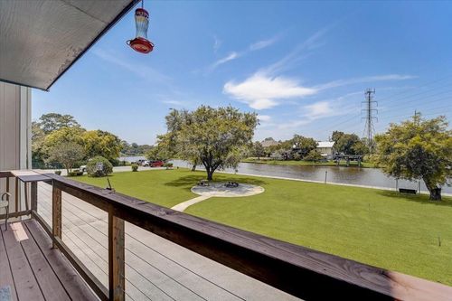 2127 Casa Rio Cir, Dickinson, TX, 77539-6784 | Card Image