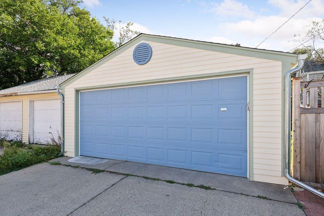 Alley entrance to the garage. | Image 29