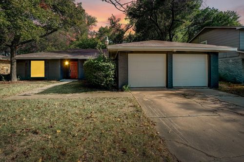 3110 Val Dr, Austin, TX, 78723-2320 | Card Image