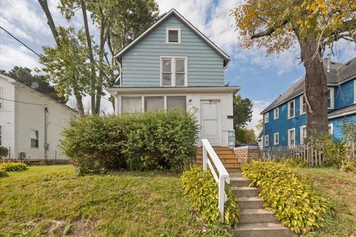 710 S Martin Luther King Jr Ave, Waukegan, IL, 60085-7507 | Card Image