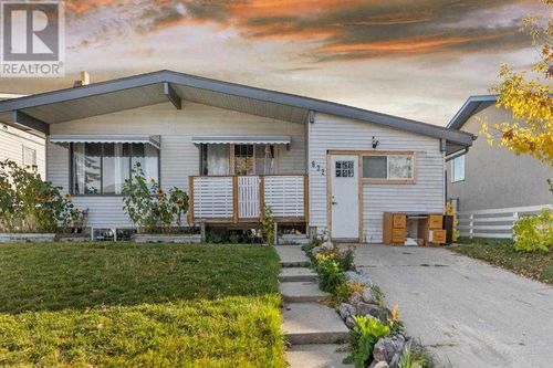 632 55 St Se, Calgary, AB, T2A3R6 | Card Image
