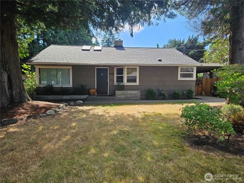 3825 Ne 92nd St, Seattle, WA, 98115-3748 | Card Image