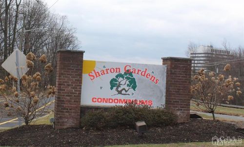 321 Sharon Garden Ct, Woodbridge, NJ, 07095-4314 | Card Image