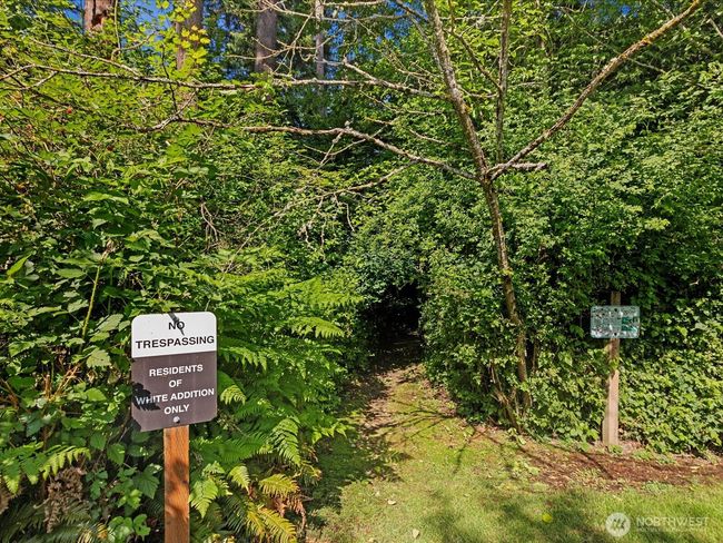 Entry to community trails | Image 35