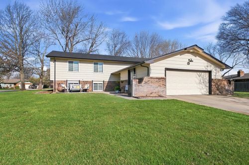 1521 N Valleyview Street, Wichita, KS, 67212 | Card Image