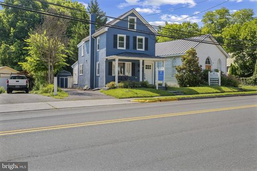 210 N Buckmarsh St, BERRYVILLE, VA, 22611-1012 | Card Image