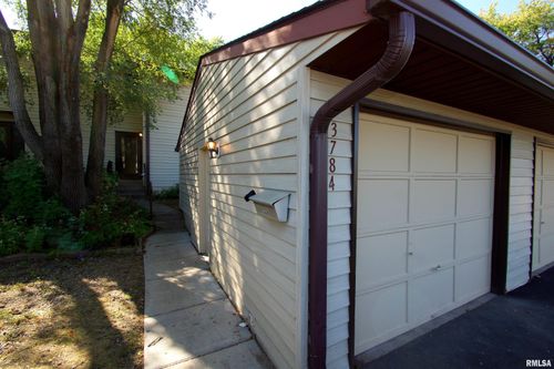 3784 Cedarwood Ct, Bettendorf, IA, 52722-2854 | Card Image