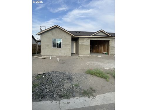 996 Ne 10th Pl, Hermiston, OR, 97838 | Card Image