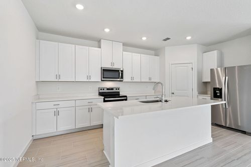 12711 Plainwood Trl, Jacksonville, FL, 32218-4377 | Card Image