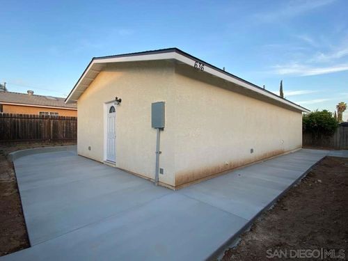 636 Aster St, Escondido, CA, 92027 | Card Image