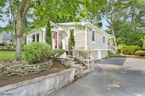 20 Innis Ave, Hopatcong, NJ, 07843-1307 | Card Image