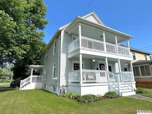 18 Parkway St, Silver Creek, NY, 14136-1435 | Card Image