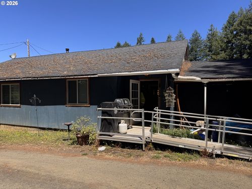 1570 N Irving St, Coquille, OR, 97423 | Card Image