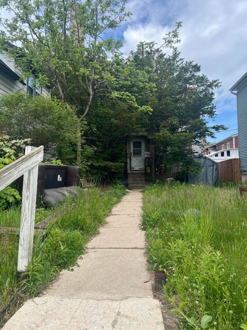 132 E Rosedale Ave, Milwaukee, WI, 53207-2030 | Card Image