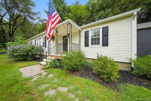 526 State Route 42, Sparrow Bush, NY, 12780-5515 | Card Image