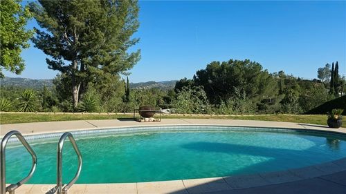 5966 Rod, Woodland Hills, CA, 91367 | Card Image
