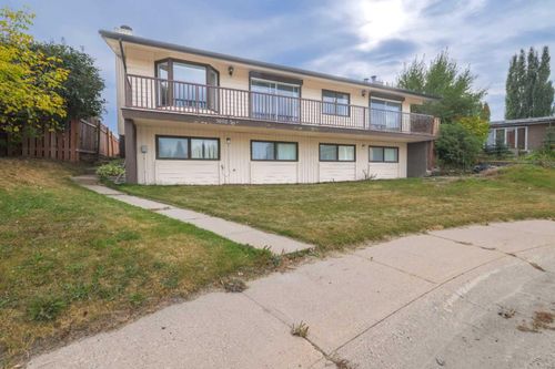 {{alt}} | Card Image