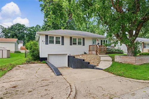 49 Colorado Dr, Decatur, IL, 62526-2376 | Card Image
