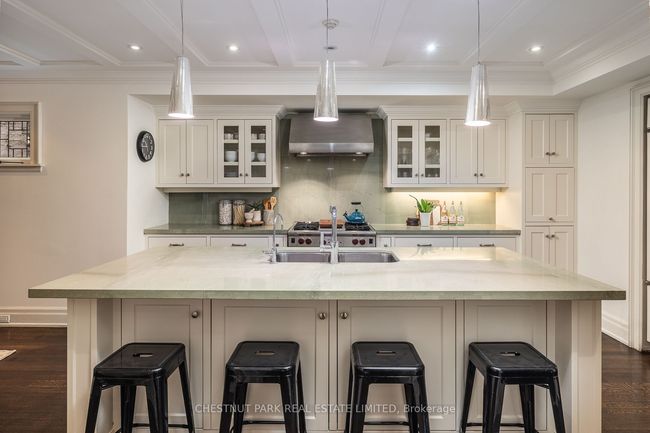 77 Chestnut Park Rd, House other with 6 bedrooms, 5 bathrooms and 2 parking in Toronto ON | Image 11