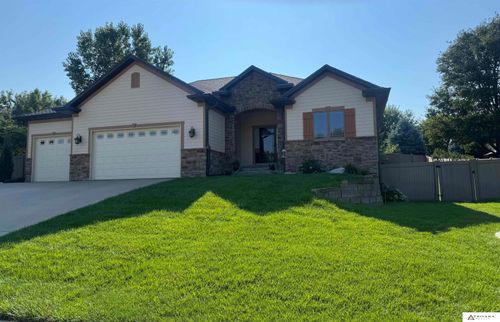 2001 Country Meadows Pl, Beatrice, NE, 68310-5347 | Card Image