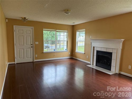 3327 Buckvalley Dr, Charlotte, NC, 28214-9158 | Card Image