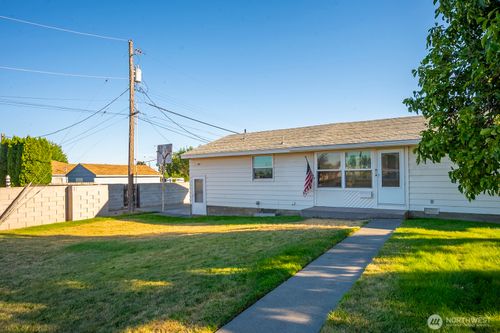 420 11th Ave Sw, Ephrata, WA, 98823-2079 | Card Image