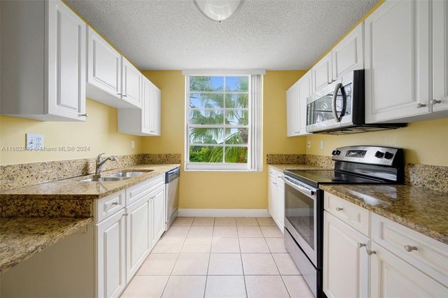 APT-1303 - 520 Se 5 Th Ave, Condo with 3 bedrooms, 2 bathrooms and null parking in Fort Lauderdale FL | Image 19