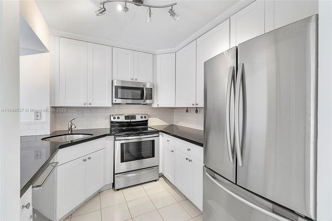 0 - 10127 Sw 77th Ct, Condo with 2 bedrooms, 1 bathrooms and null parking in Miami FL | Image 11